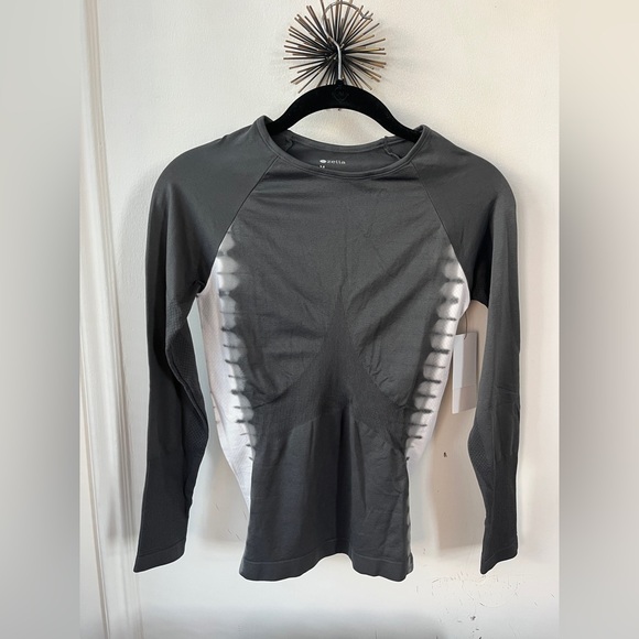 Zella Charcoal and White Long Sleeve Tee - Picture 1 of 3